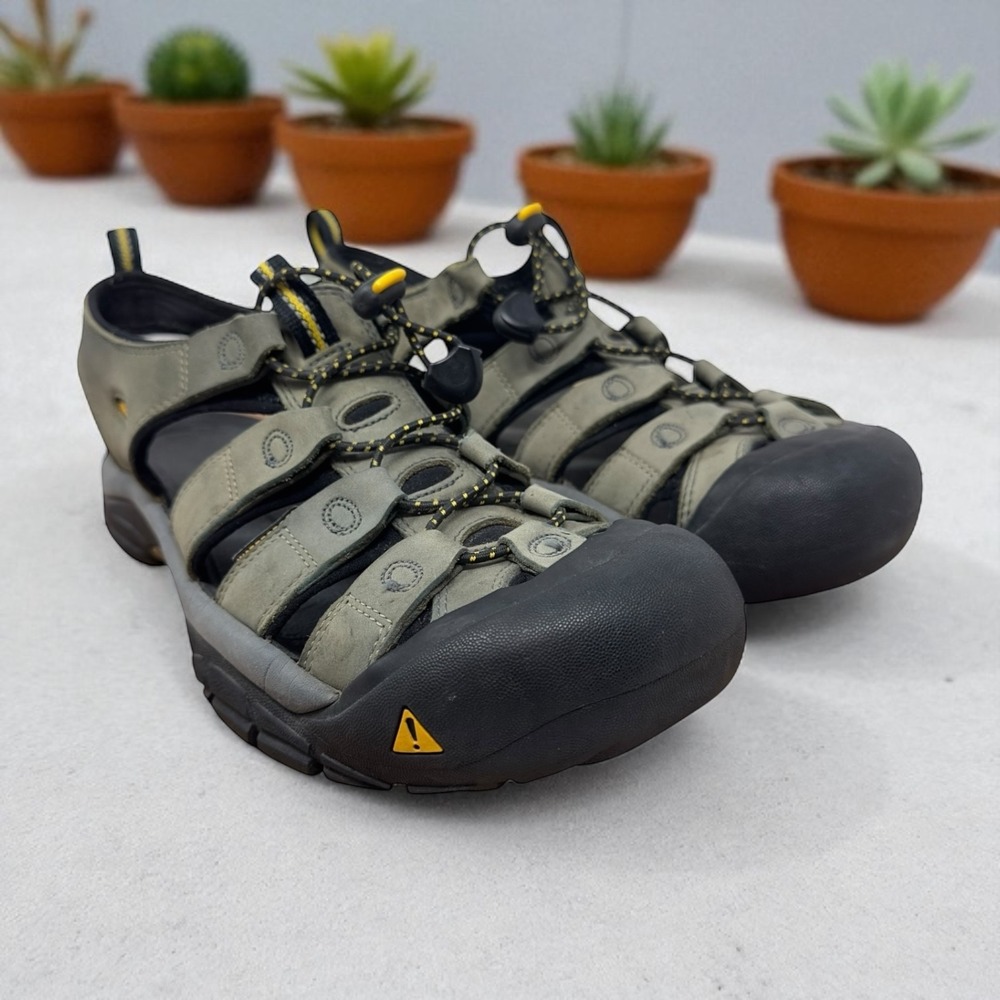 Keen Newport Suede H2 Women's Size 10.5 Water Beach Summer Shoes‎ Outdoor